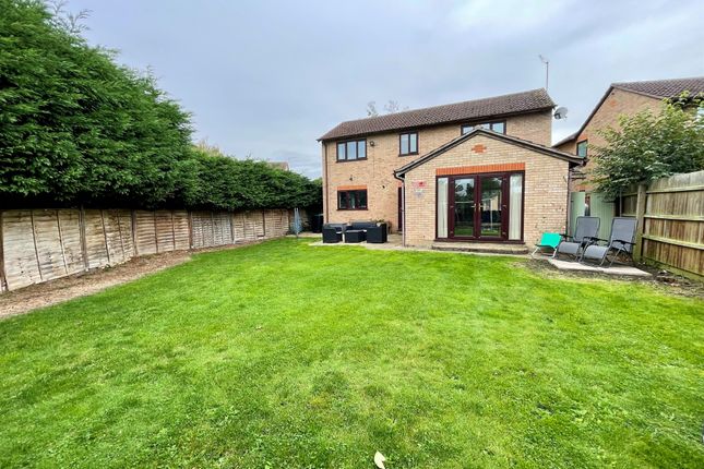 Detached house for sale in Chestnut Way, Market Deeping, Peterborough