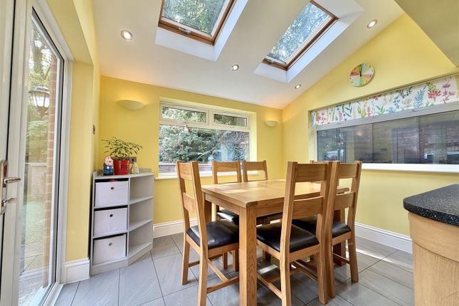 15, Cromwell Park, Tiverton photo 4