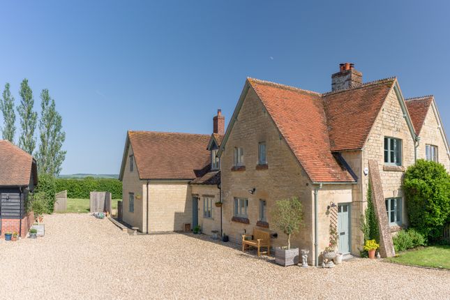 1 Thompsons Farm Cottages, Sturminster Newton photo 2