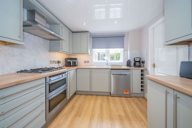 97 Buchanan Crescent, Livingston photo 3