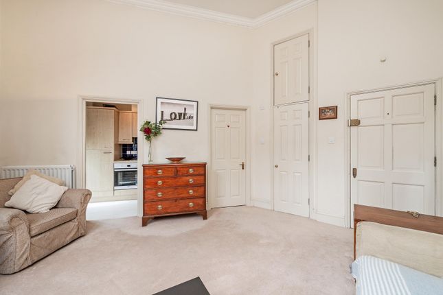 Flat 15, Knaresborough House 5-7 Knaresborough Place, London photo 2