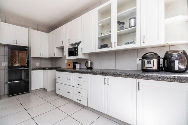 Apartment for sale in Illovo, Sandton, South Africa