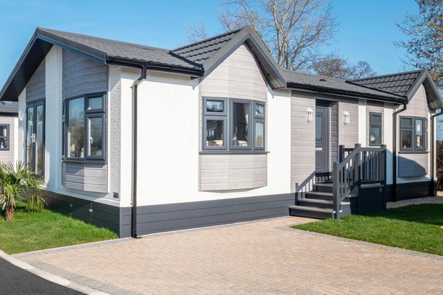 2-bed caravan on Sandy Oaks Residential Village, Lamins Lane Bestwood Village, Nottingham, £190,000