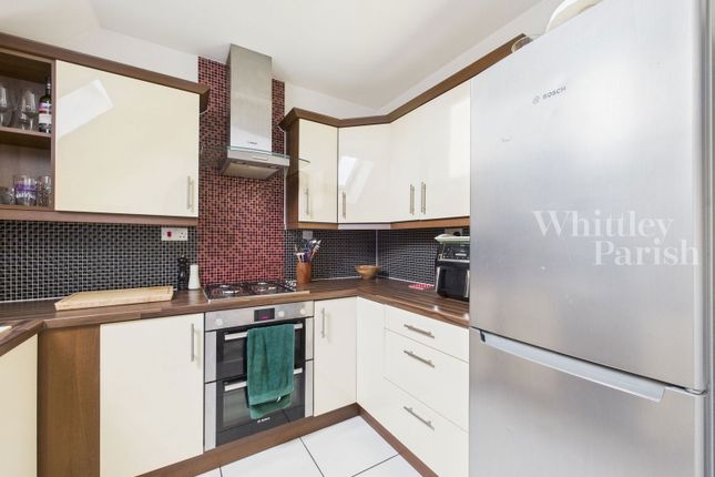 64, Honeysuckle Way, Attleborough photo 4
