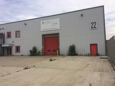 Light industrial to let in Gemini Business Park Hornet Way, Beckton, Greater London