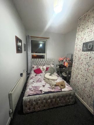 21 Washington Street, Bradford photo 5