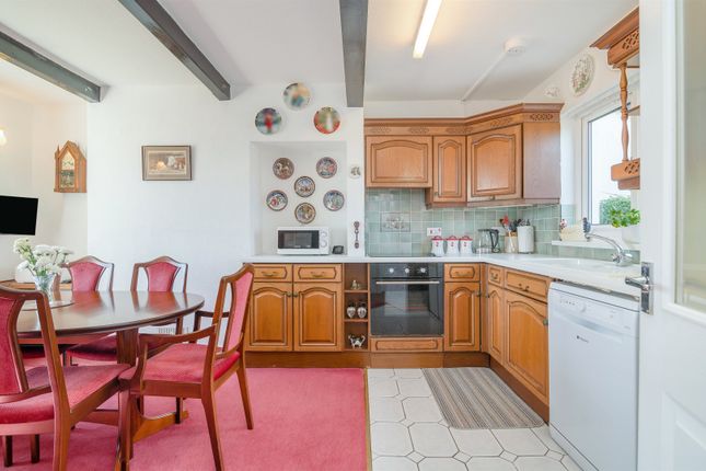 37, Leechpool Holdings, Caldicot photo 4