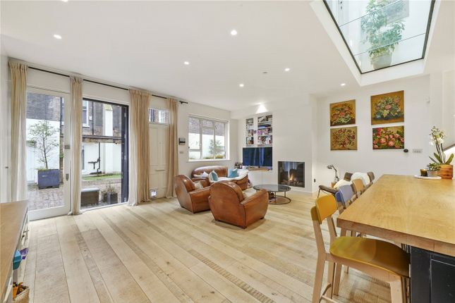Thumbnail Detached house to rent in Westbourne Terrace Mews, London