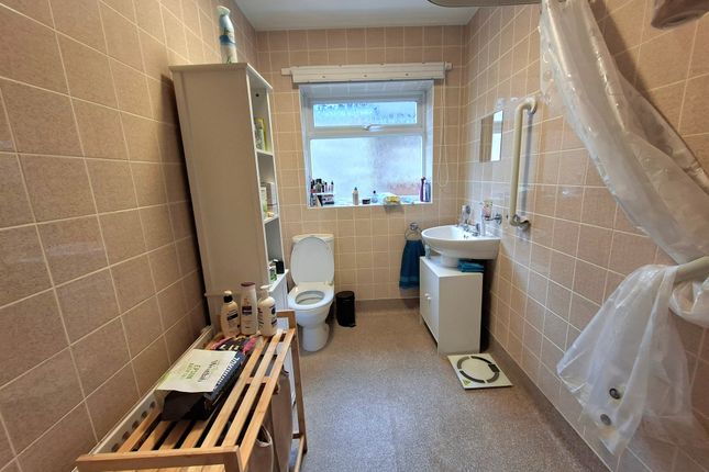 12, Ellwood Avenue, Peterborough photo 5