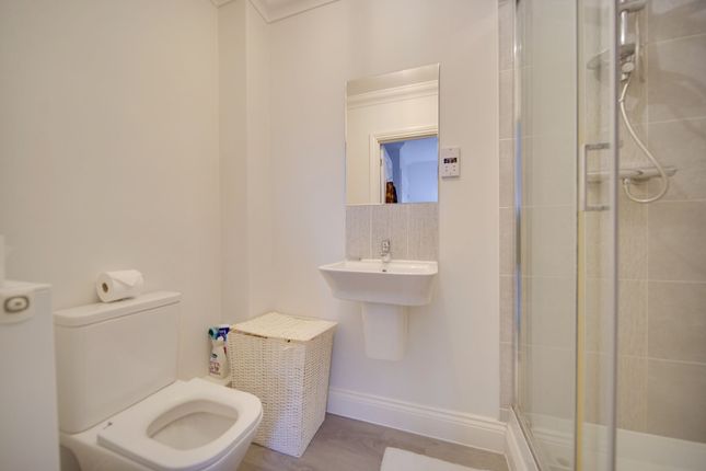 Flat 4, 1 Jersey Meadow, Newmarket photo 4