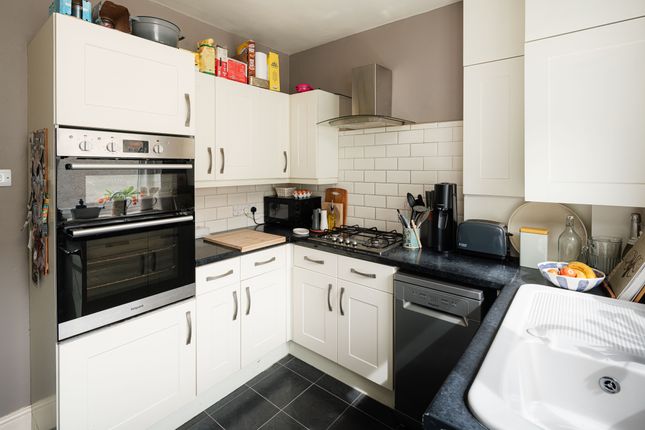 15B, Northwood Road, London photo 4