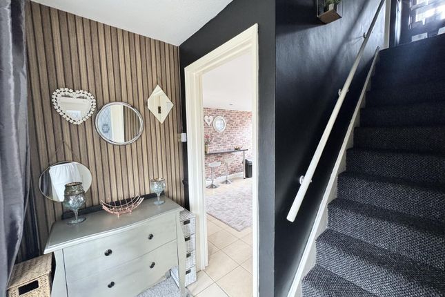 10, Pen Close, Leicester photo 3