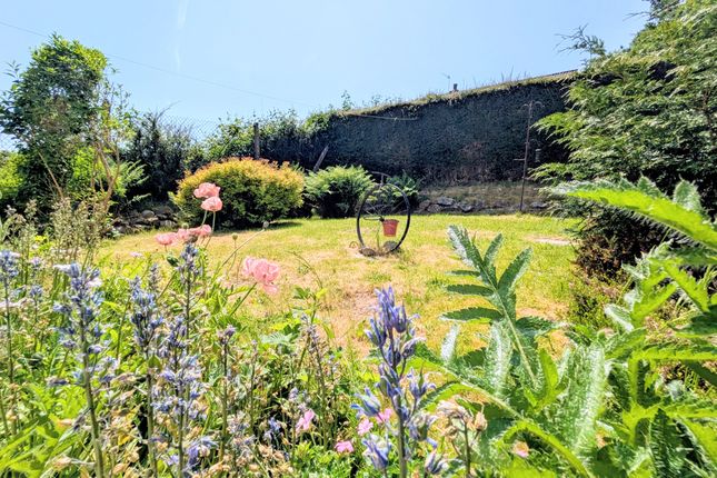 19 Heol Tai Mawr, Merthyr Tydfil photo 3