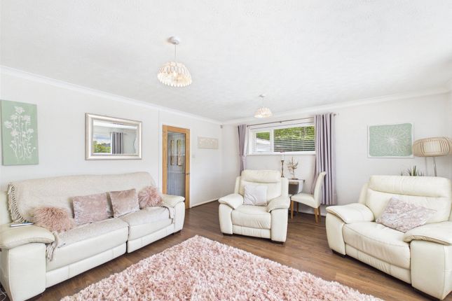43, Meerstone Way, Gloucester photo 2