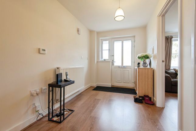 7, Grenfell Gardens, Royston photo 2