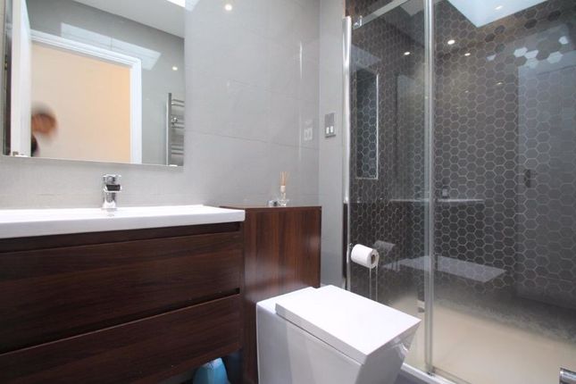 1, Eagle Mews, Tottenham Road, London photo 4