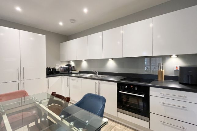 Flat for sale in 328 High Street, Sutton