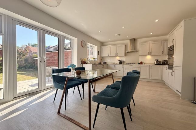 23 Equestrian Court, Arborfield Green, Reading photo 3