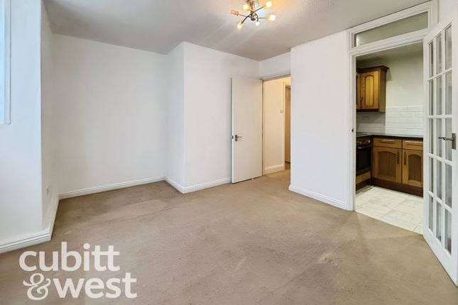 Flat 1 Raffles Court, 28-30, Elphinstone Road, Southsea photo 4