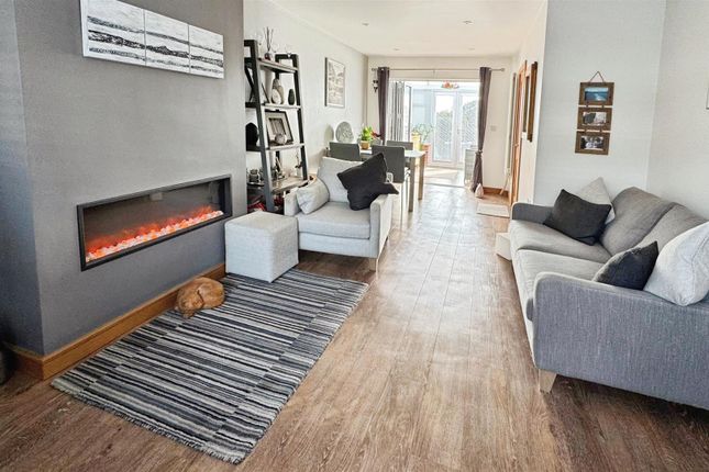 26, Willowslea Road, Worcester photo 2