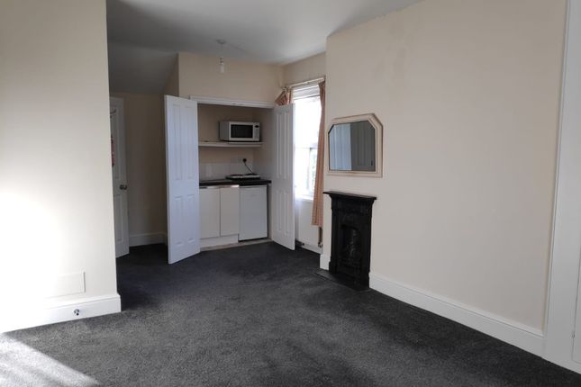 Room 5, Clovelly, 110 Brighton Road, Redhill photo 3