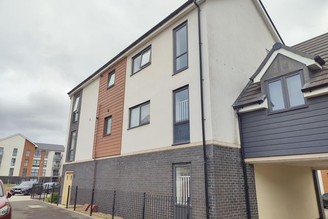 Thumbnail Flat for sale in Lane End Road, Patchway, Bristol