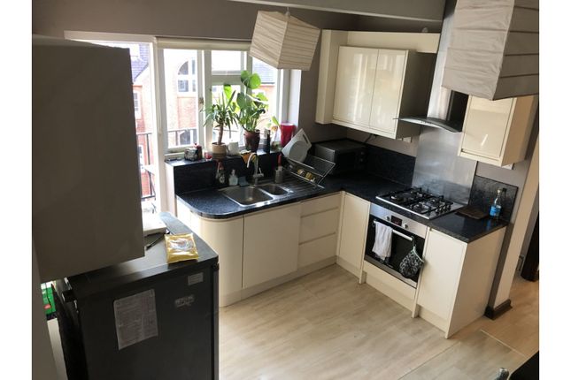 Flat 28/Clifton House, Club Row, London photo 4