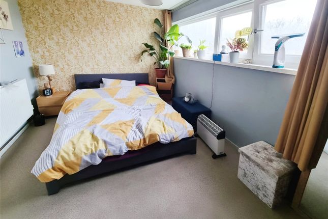 Flat for sale in Provence Close, Wolverhampton, West Midlands