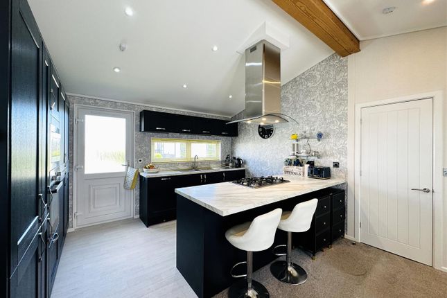 5, Orange Oak, Selby photo 2