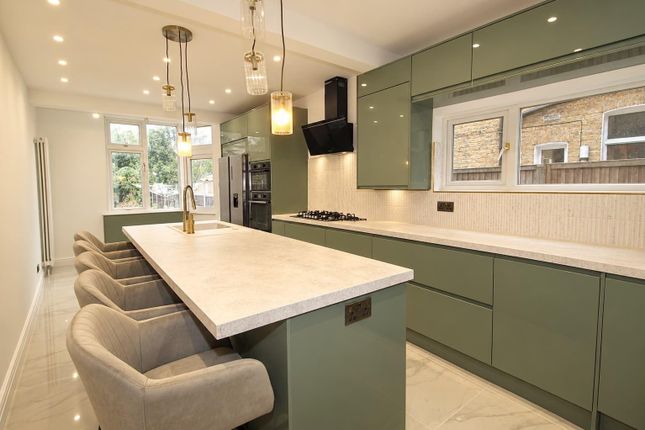 Room 2, 24, Totteridge Road, Enfield photo 5