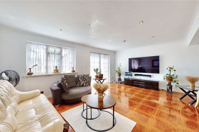 66C,, Eastmead Avenue, Greenford photo 4