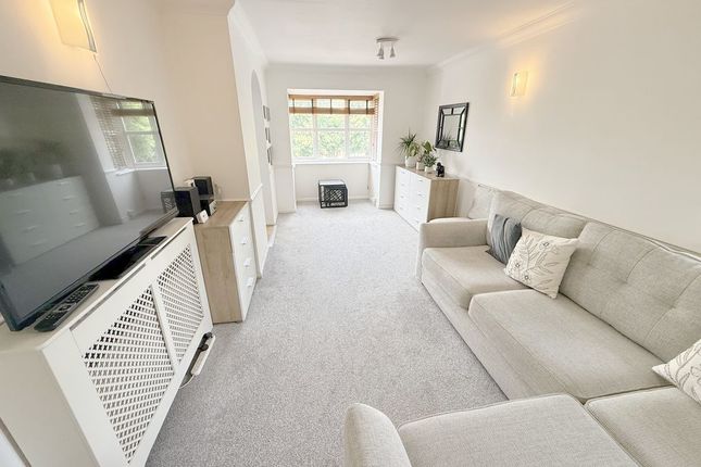 24, Bornedene, Potters Bar photo 3
