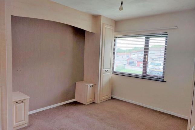 82, Graham Court, Caerphilly photo 3