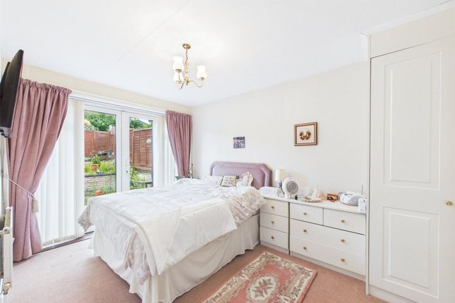 12, Alder Close, Worcestershire photo 4