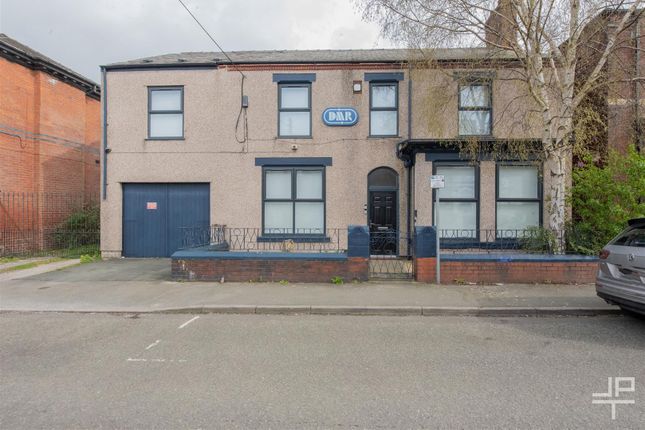 Studio house on 87-89, Church Street, Leigh, £260,000
