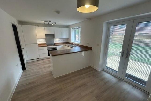 30, Stonemason Way, Peterborough photo 2