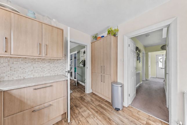 16 Cuerdon Drive, Warrington photo 4