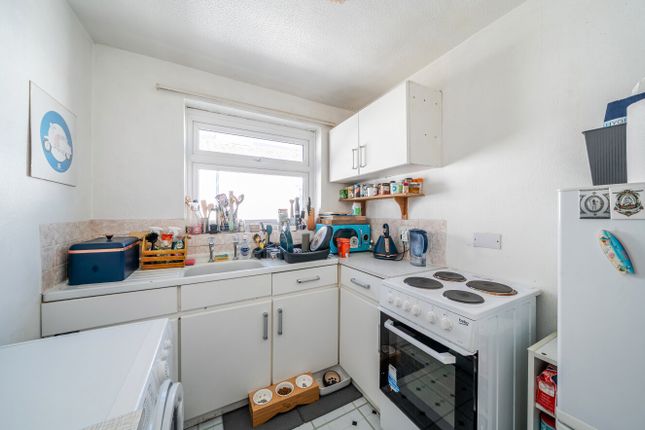Flat 2, 14, York Road, West Sussex photo 4
