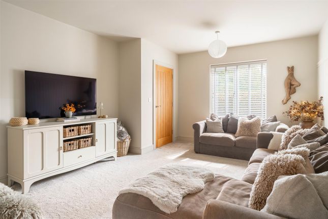 4, Walmsley Close, Chesterfield photo 4