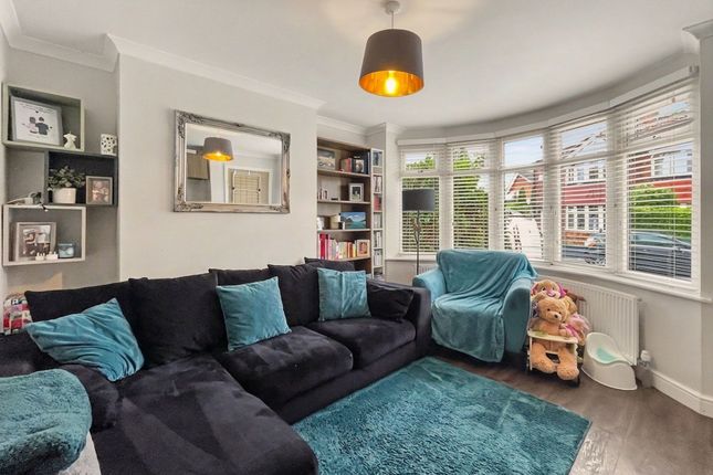 4 Hilltop Grove, Manchester photo 2