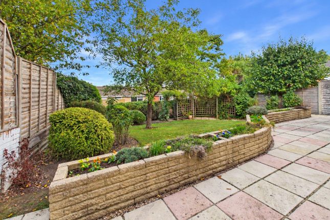 Franklyn Crescent, Berkshire photo 2