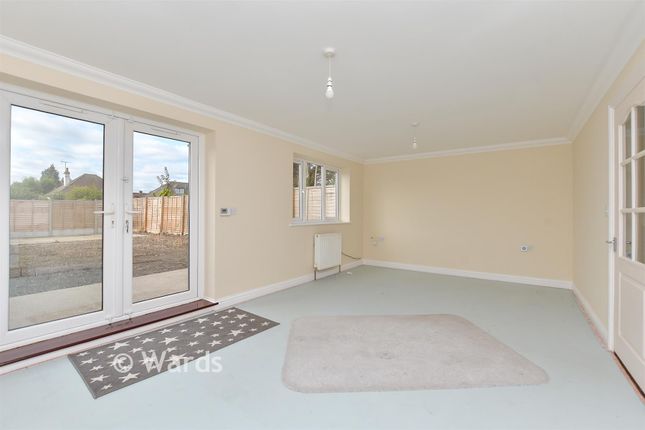 21, Wickham Close, Sittingbourne photo 4