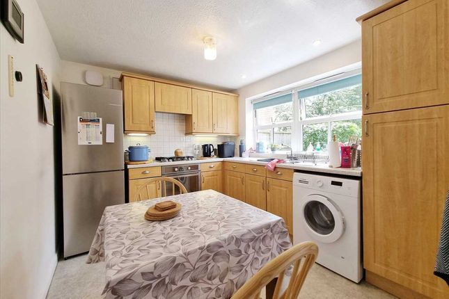 19, Hood Close, Sleaford photo 4