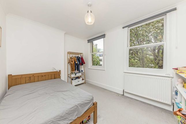 Flat for sale in Hammersmith Grove, London