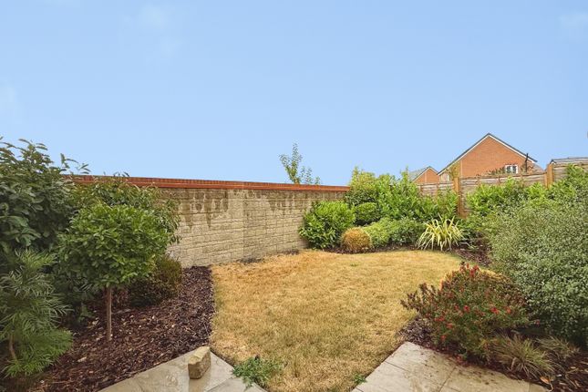 1, Saturn Close, Warminster photo 2