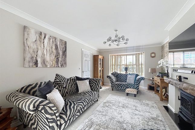 1, Cygnet Close, Hornsea photo 4
