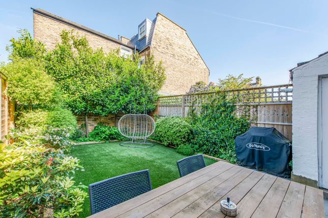 Thumbnail Terraced house for sale in Elms Crescent, London