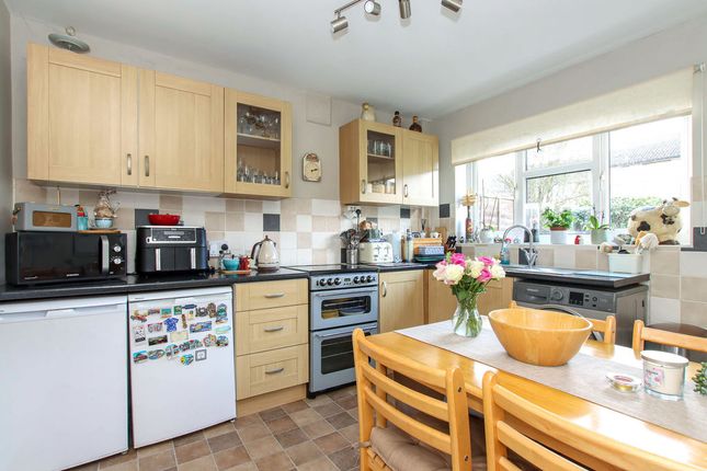 21, White Hart Drive, Hemel Hempstead photo 3