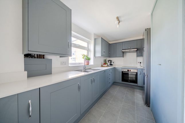 Flat 10, Wycombe Court, 14, St. Johns Park, London photo 3
