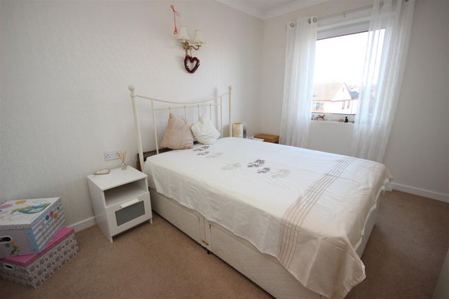 Flat for sale in Blackberry Lane, Halesowen